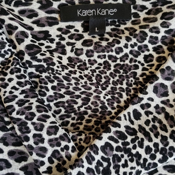Karen Kane Animal Print Top - Picture 2 of 4